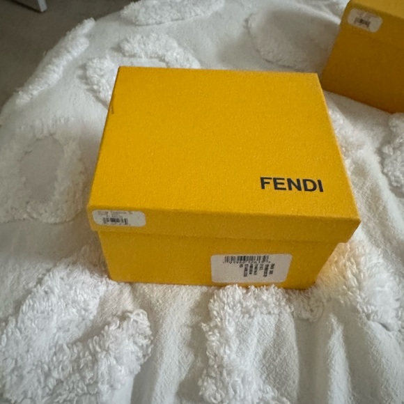 Fendi Momento Bugs Ceramic Women’s Pink Watch - Picture 2 of 7